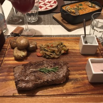 Ribeira Square - Steak with port wine sauce, seafood rice - Portuguese Near Me - Porto, 13