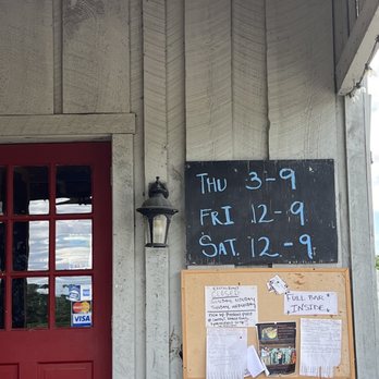 MacLaomainn's Scottish Pub - These are the hours - Yelp is wrong!! - Pubs Near Me - Chester, Vermont