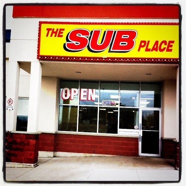 The Submarine Place Logo