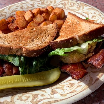 Another Broken Egg Cafe - BLT w fried green tomato - Breakfast & Brunch Near Me - Lakewood Ranch, Florida