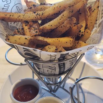 Mariposa - Truffle fries - New American Near Me - Honolulu, Hawaii