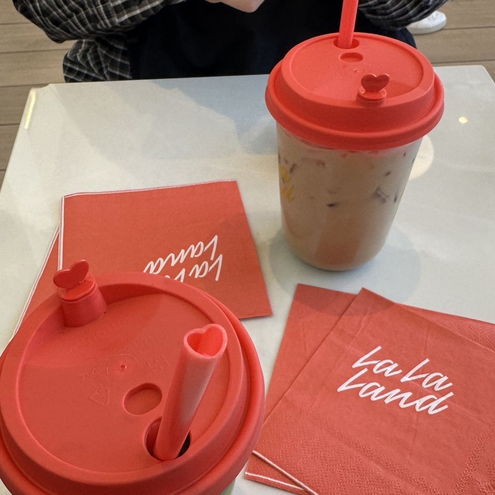La La Land - Seating - Coffee & Tea Near Me - Addison, Texas La La Land - Seating - Coffee & Tea Near Me - Addison, Texas