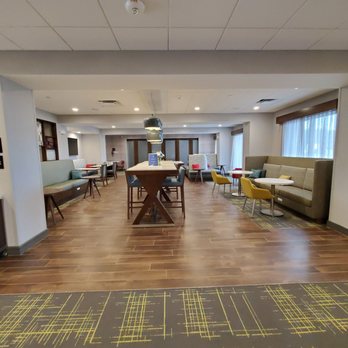 Hampton Inn Odessa Trinity - Dining room + lobby - Hotels Near Me - Odessa, Florida Hampton Inn Odessa Trinity - Dining room + lobby - Hotels Near Me - Odessa, Florida