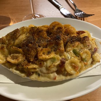 The Independence Hotel - Cajun Mac & Cheese - Hotels Near Me - Independence, Oregon