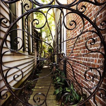 Lowcountry Walking Tours - Walking Tours Near Me - Charleston, South Carolina