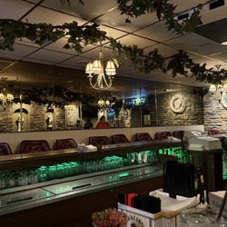 Drag's Restaurant & Roman Lounge - Bar area