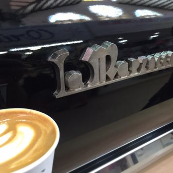 Retrogusto Coffeemates - La Marzocco machine and a delicious double small latte...potent! - Coffee & Tea Near Me - Valencia, V