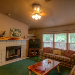 Flowing Wells Resort - Hidden Cove living room