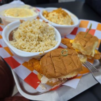 Graze by Travail - Chicken Sliders from the Caja counter, with their rice & beans, mac & cheese, and banana pudding - Food Court Near Me - Minneapolis, Minnesota