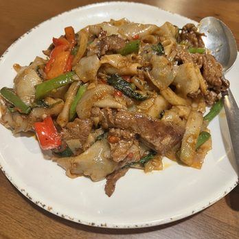Moo Dang - Drunken Noodles - Thai Near Me - Reno, Nevada