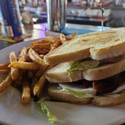 Moochies Tavern - Club sandwich w/fries