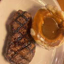 8oz Dallas filet and mashed potatoes