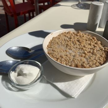 Good Stuff - Rhabarber Crumble - Cafeteria Near Me - Nerja, Massachusetts