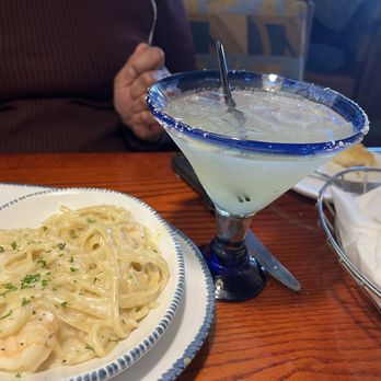 Red Lobster - Shrimp Fettuccine Alfredo shown with my friend's Happy Hour Margarita - Seafood Near Me - Toledo, Ohio
