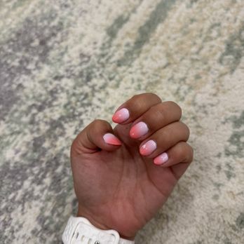 Vital Tips - Ombré gel nails medicure - Nail Salons Near Me - Summit, New Jersey