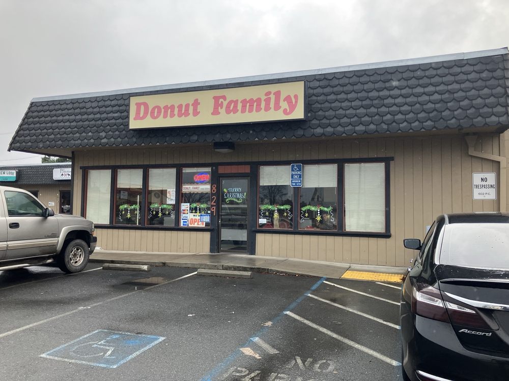 Donut Family Logo