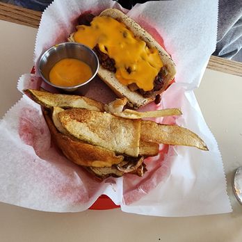Bridgeport Inn - Chili cheese dog - Bars Near Me - Antioch, Illinois