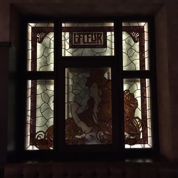 L' Fleur Bar - Beautiful setting - Cocktail Bars Near Me - Prague, Puerto Rico