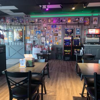 Bit Burger Knox - Bit Burger Dining Room - Burgers Near Me - Knoxville, Tennessee