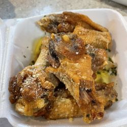 Inn 287 - Garlic parm wings