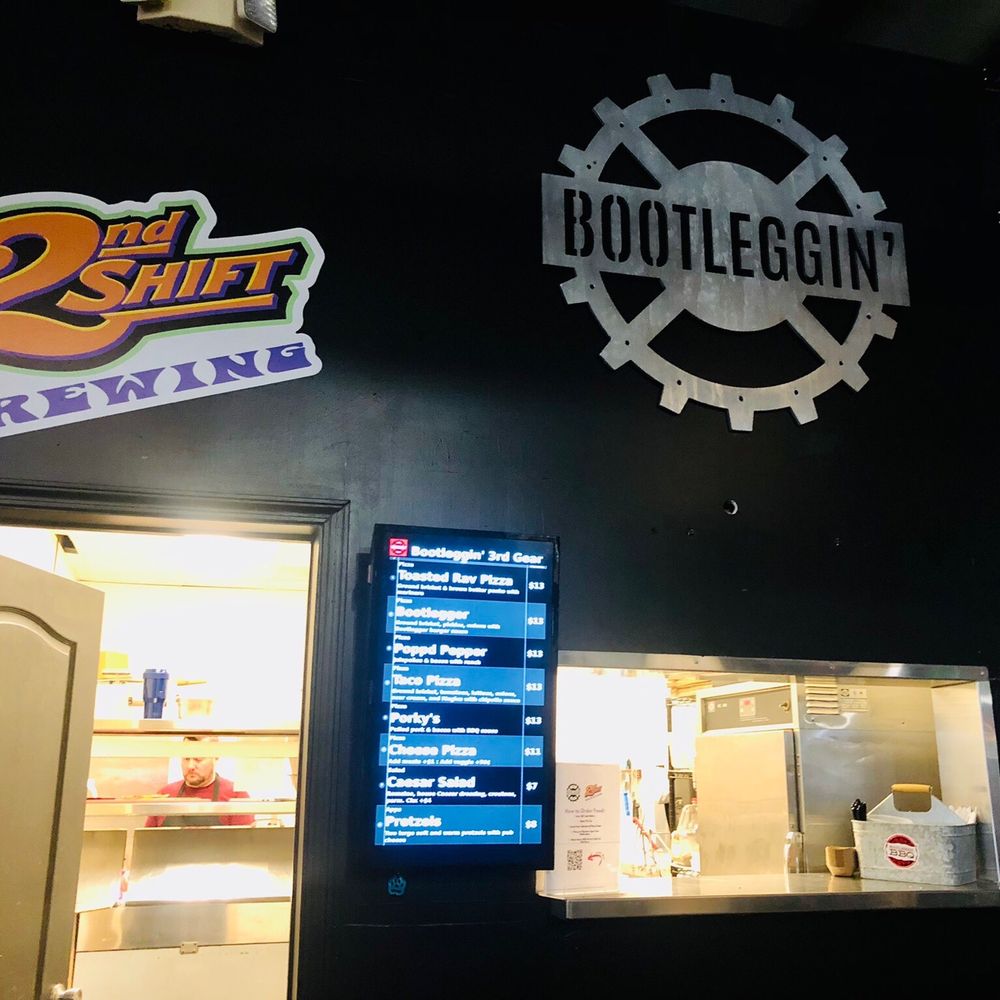 Bootleggin’ 3rd Gear - Counter - Pizza Near Me - St. Louis, Missouri