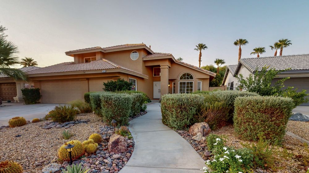 HOMMATI LAKE ELSINORE Updated July 2024 14 Photos Lake Elsinore, California Real