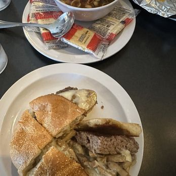 Taylor Made Restaurant and Bar - Delicious burger and soup of the day - Burgers Near Me - Montgomery, West Virginia