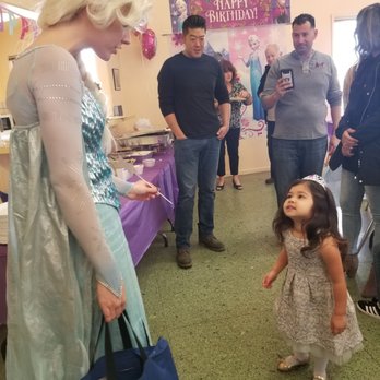 Enchanted Characters - My daughter meeting Elsa - Party Characters Near Me Enchanted Characters - My daughter meeting Elsa - Party Characters Near Me
