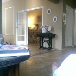 Babiniec House of Hair - W oczekiwaniu na zdjęcie regenerującej maski/ mycie lub cięcie można napić się kawy i poczytać co nieco :)