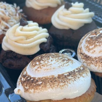 Gigi's Cupcakes - Bakeries Near Me - Maplewood, New Jersey