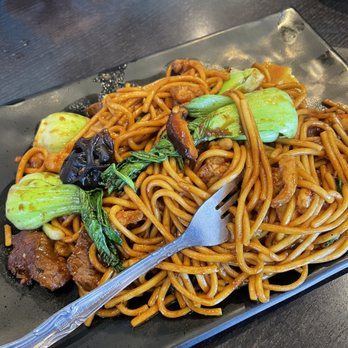 Super Juicy Dumplings - 75.House Combination Fried Noodle - Dim Sum Near Me - Brea, California Super Juicy Dumplings - 75.House Combination Fried Noodle - Dim Sum Near Me - Brea, California