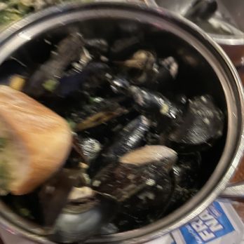 ReelHouse Marina Bay - Mussels - New American Near Me - Quincy, Massachusetts