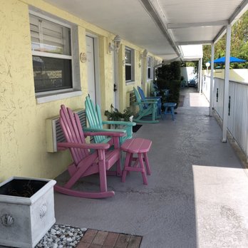 Lemon Tree Inn - Hotels Near Me - Naples, Florida