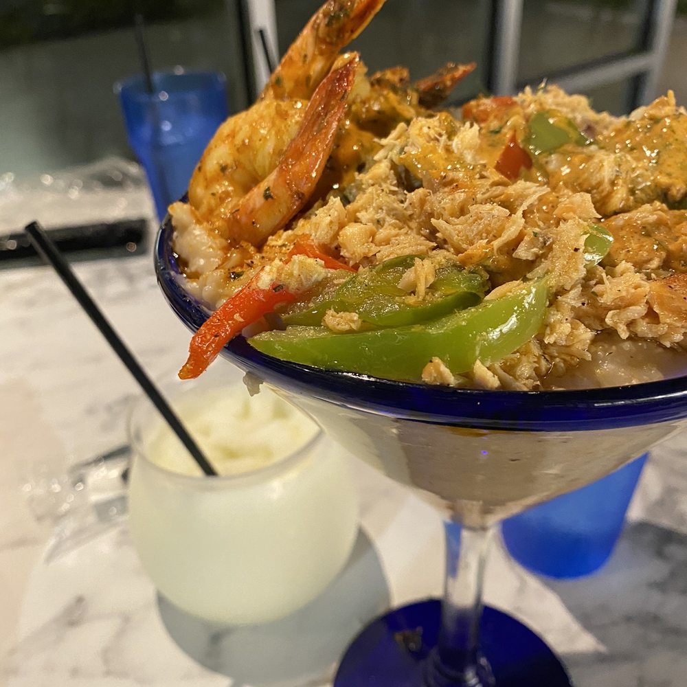 Nouveau Bar & Grill - Jonesboro - Piña colada - Bars Near Me - Jonesboro, Georgia