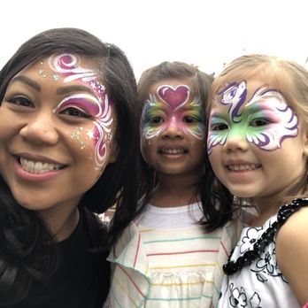 Doranys Dazzling Brush - Face Painting Near Me