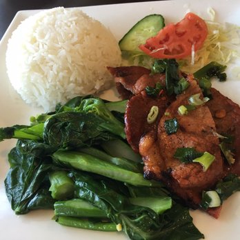 Bong Lua Vietnamese Restaurant - Another combo plate.  Veggies and beef. - Vietnamese Near Me - Scarborough, Ontario