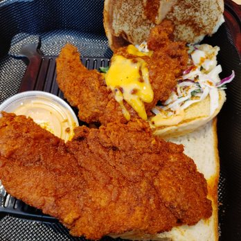 Dave's Hot Chicken - Delicious slider - Chicken Shop Near Me - Fair Oaks, California Dave's Hot Chicken - Delicious slider - Chicken Shop Near Me - Fair Oaks, California
