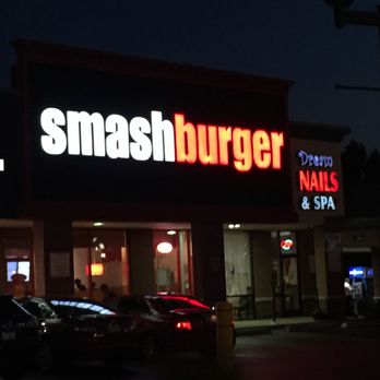 Smashburger - The outside of the restaurant in Oak Lawn on 95th Street - Burgers Near Me - Oak Lawn, Illinois Smashburger - The outside of the restaurant in Oak Lawn on 95th Street - Burgers Near Me - Oak Lawn, Illinois