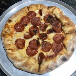 Sapore D'itália - Pepperoni pizza with cheese filled crust