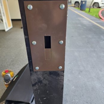 Affordable Locksmith Hawaii - Repaired a glass storefront door that had been vandalized - Keys & Locksmiths Near Me - Honolulu, Hawaii Affordable Locksmith Hawaii - Repaired a glass storefront door that had been vandalized - Keys & Locksmiths Near Me - Honolulu, Hawaii