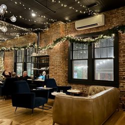 Hootch and Banter - Lounge area.