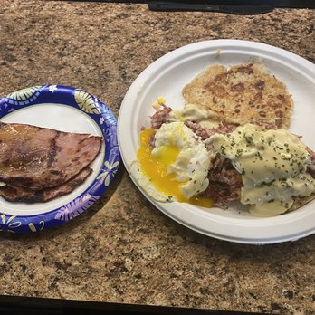 Coffee Break Cafe - Irish Eggs Benedict - Coffee & Tea Near Me - Hampton, New Hampshire