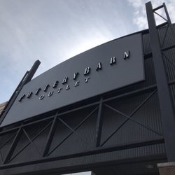 Pottery Barn Outlet - Signage
