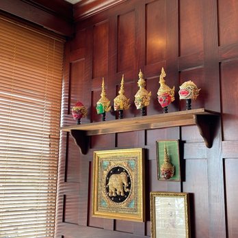 King & I - Interior - Thai Near Me - Bridgeport, Connecticut