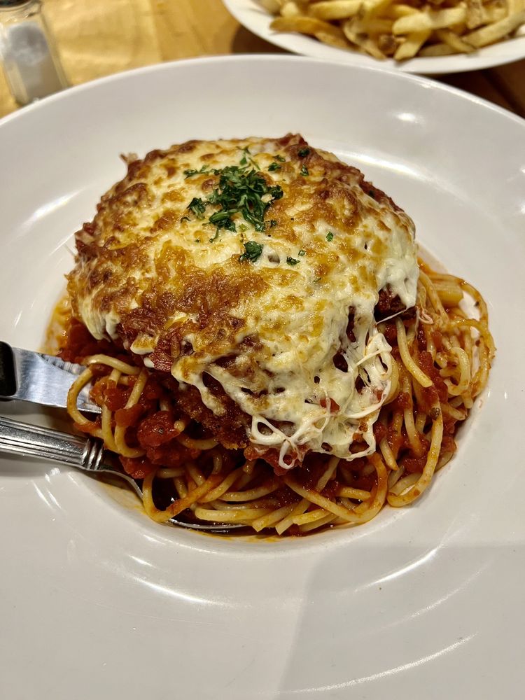 SIMCOE YARD HOUSE PUB Updated September 2024 82 Photos & 13 Reviews