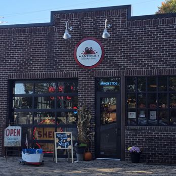 Antique Archaeology - Antiques Near Me - Le Claire, Iowa