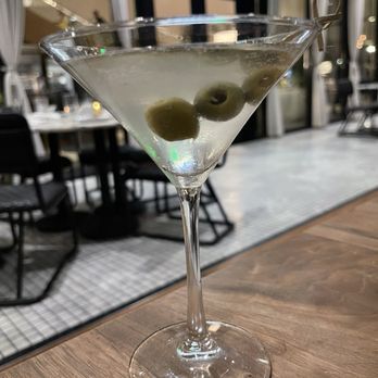 Echo & Rig - Dirty martini extra dry - Steakhouses Near Me - Sacramento, California Echo & Rig - Dirty martini extra dry - Steakhouses Near Me - Sacramento, California