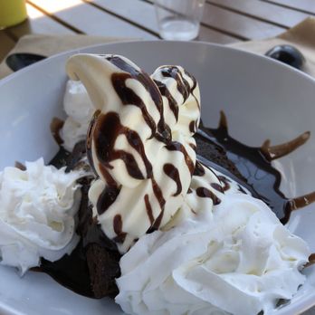 The Stand - American Classics Redefined - Brownie Sundae - YUM!! - New American Near Me - Pasadena, California