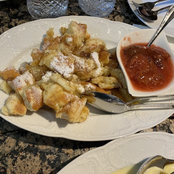 Café Schwarzenberg - Kaiserschmarrn - Desert pancake with fruit compote - Cafes Near Me - Vienna, 9 Café Schwarzenberg - Kaiserschmarrn - Desert pancake with fruit compote - Cafes Near Me - Vienna, 9