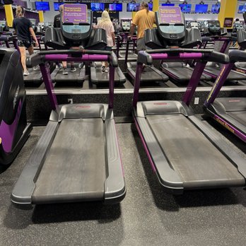 Planet Fitness - More broken treadmills - Gyms Near Me - Bradenton, Florida